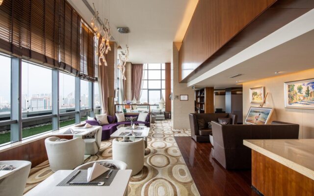 Holiday Inn Qingdao City Centre by IHG