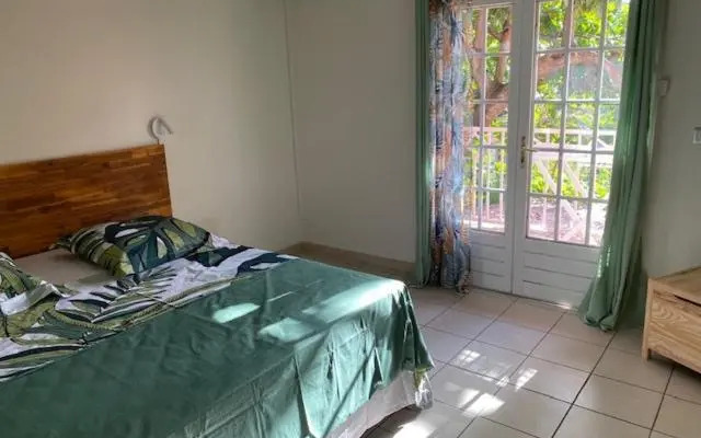 Vaste appartement rénové au cœur de STE ANNE