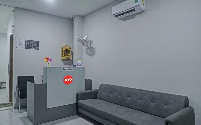 OYO 90450 Hotel Weekend Rooms