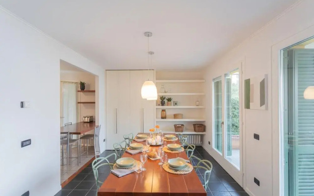 On the Lake - Private Garden Parking