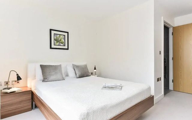 London Bridge Apartment