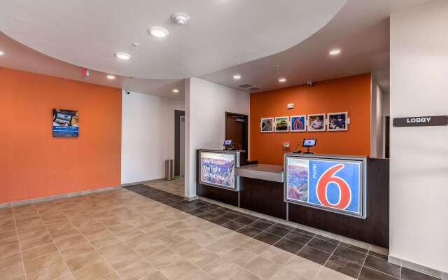 Motel 6 Las Vegas, NV - Motor Speedway