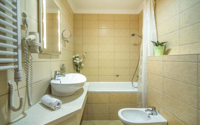 Patak Park Hotel