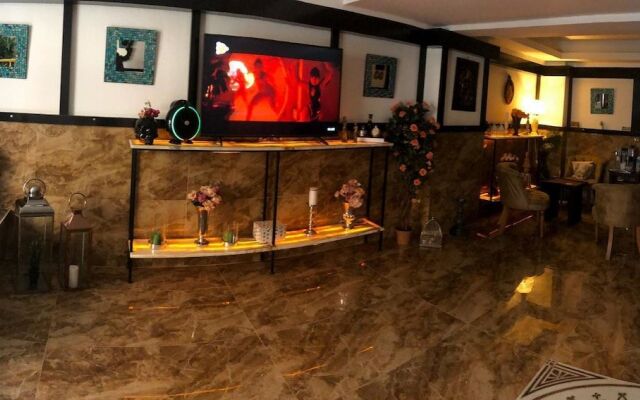 Antique Art Residence