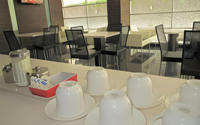 Studio One Hotel