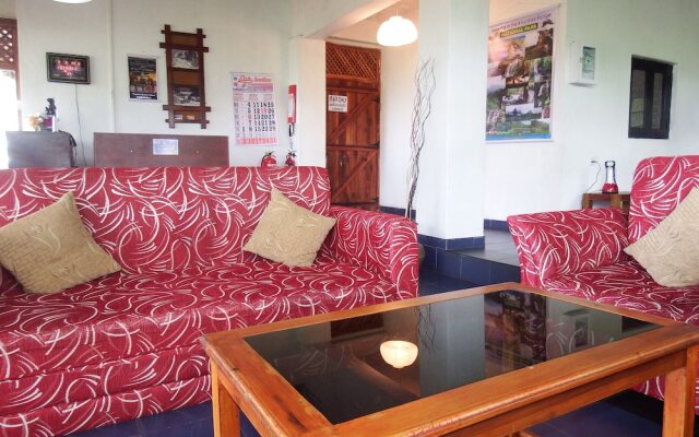 Welikande Hotel and Trekking Center