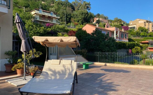 Vivi La Mia Liguria - Esclusivo appartamento con terrazzo e giardino