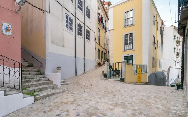 Modern Alfama Explore Lisbon W/ Comfort & Style