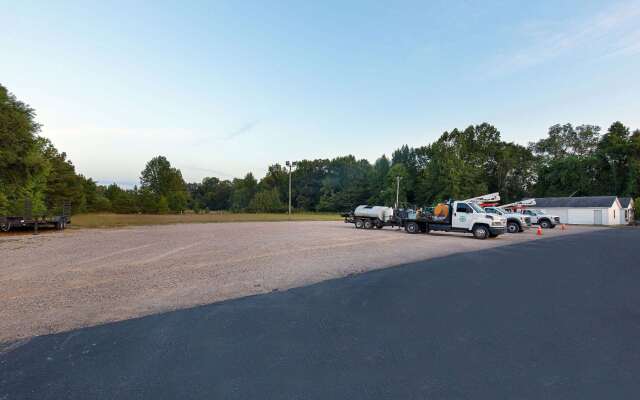 Days Inn by Wyndham Savannah