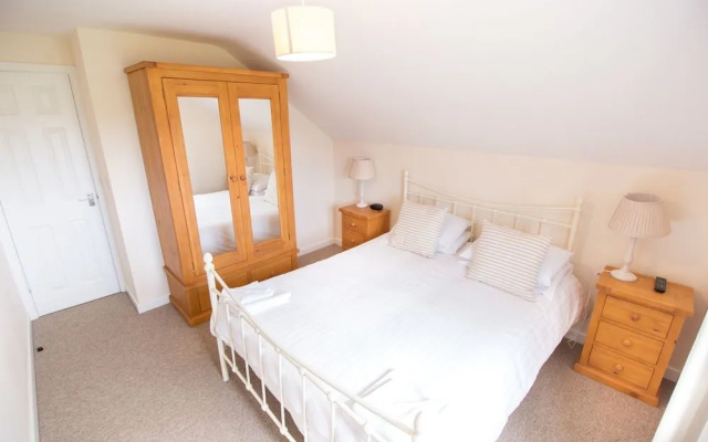 Seaview Holidays - Salterns Village