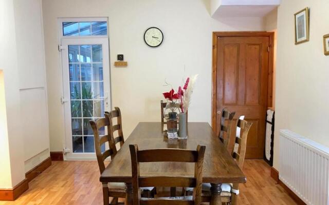 Luxurious very spacious one bedroom flat