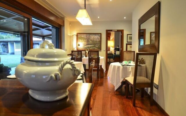 Hotel Reina Adosinda