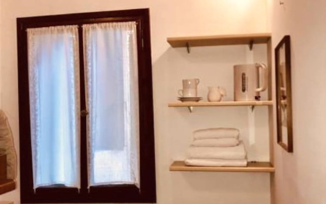 Hesperia Apartment