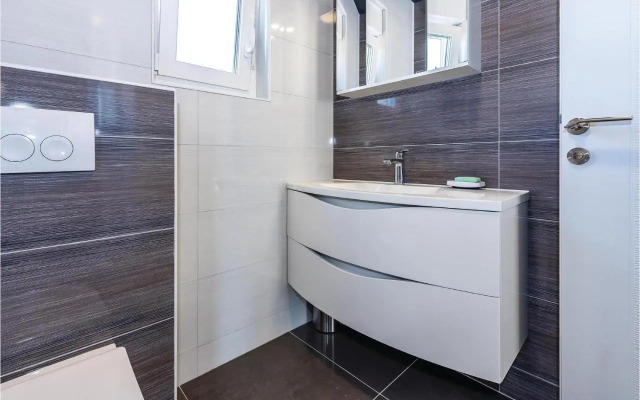 Three-Bedroom Holiday Home in Brodarica