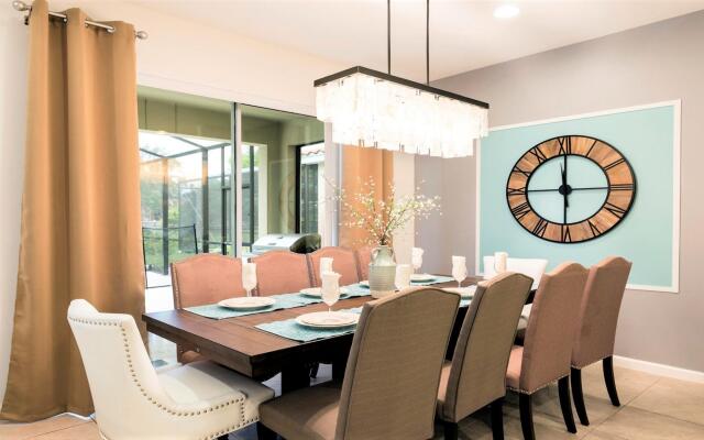 Modern 8BR Villa w Pool SPA Close to Disney