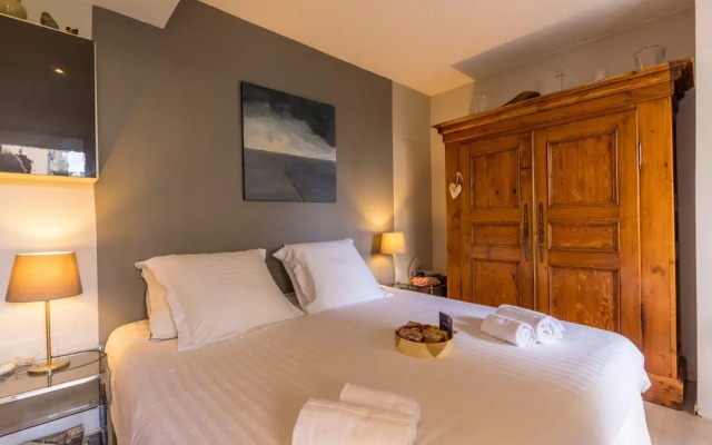 Jardin de la Reine - Premi re Conciergerie