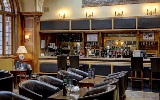 Crown and Mitre Hotel