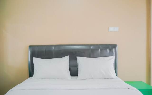 Cozy Studio Apartment at Tamansari Skylounge near Soetta Airport