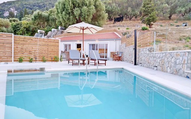 Sea & Cliff Luxury Suites byCorfuescapes
