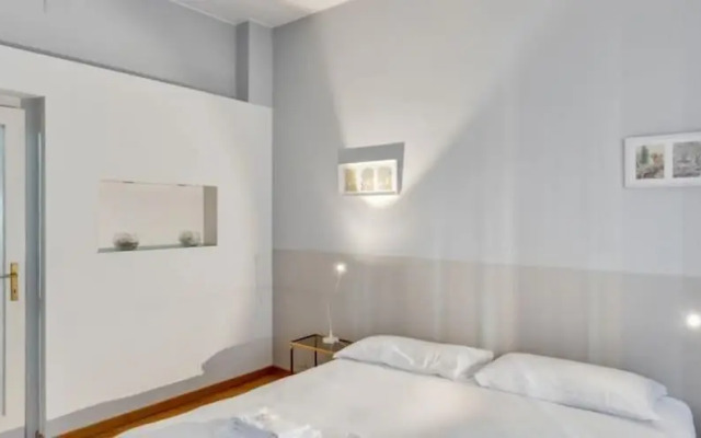 MM Bernini Roomy Apartment