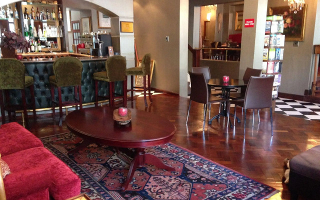 Tudor Hotel