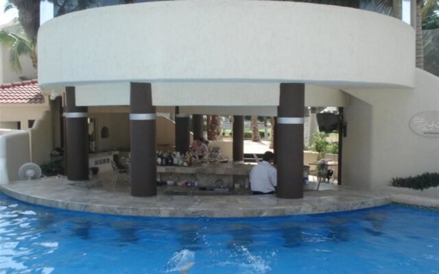 Park Royal Homestay Los Cabos