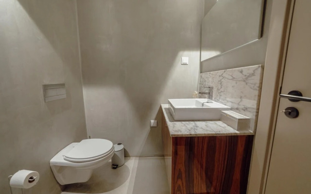 City Center Premium Apartment by Vacationy