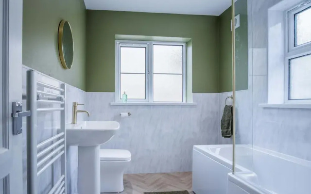 Pink Cottage - 4 Bedrooms & Hot Tub - Tenby