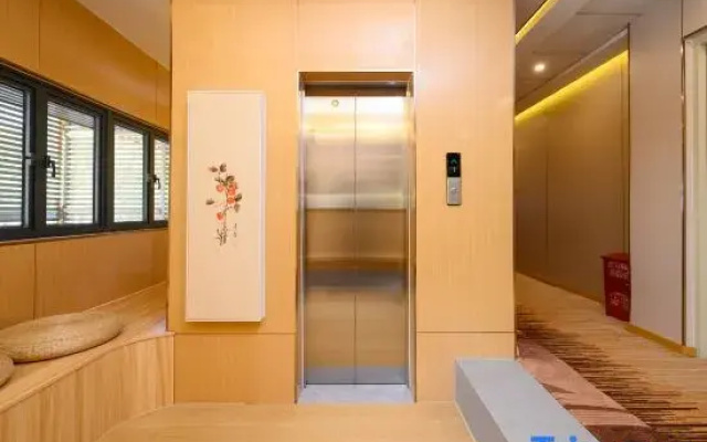 Zhuhai Baicheng Litian Hotel (Lovers South Road Seaside Swimming Pool)