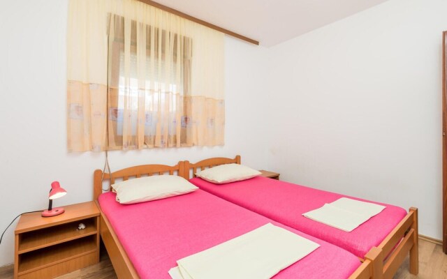 Beautiful Apartment in Vidalici With Wifi and 1 Bedrooms