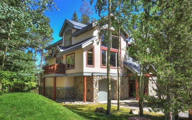 Tall Pines Lodge 4 Bedroom Townhouse by RedAwning