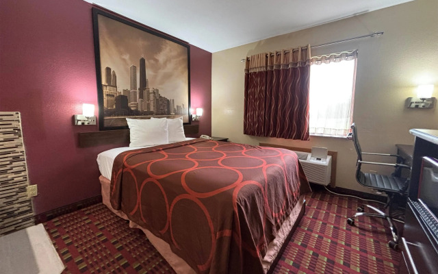 Super 8 by Wyndham Paris IL