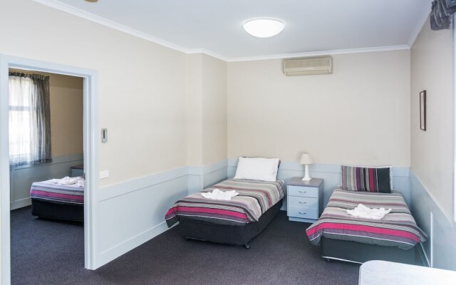 Merimbula Lakeview Hotel