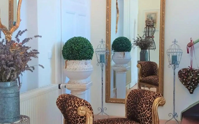 VILLA FREIA Dresden & Großer Garten Wohlfühlfactory by Freia