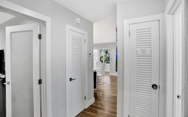 Private Pool 3BR With Lakefront View