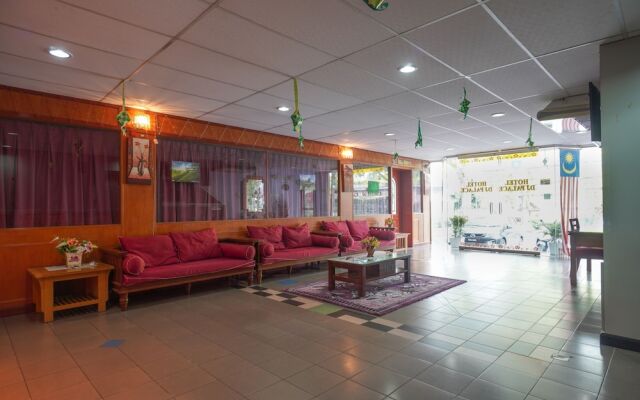 DJ Hotel Lumut by OYO Rooms