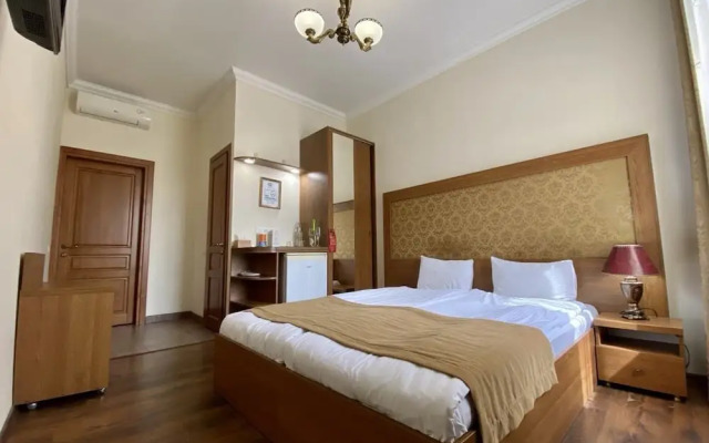 Boomerang Business Hotel