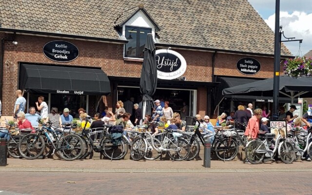 Tranquil Holiday Home in Garderen With Barbecue