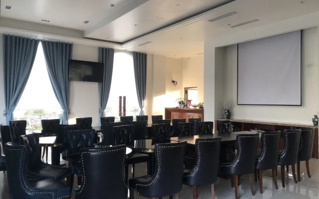 Lotus Hotel & Apartment