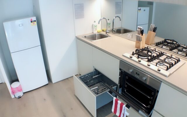 Melbourne CBD Victoria Harbour Short Stay Service Apartments