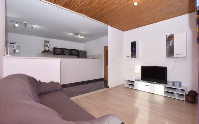Apartments Mladen