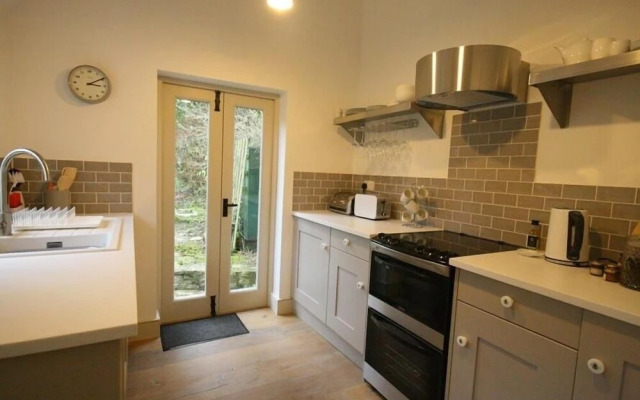 Claypot Cottage, Cirencester