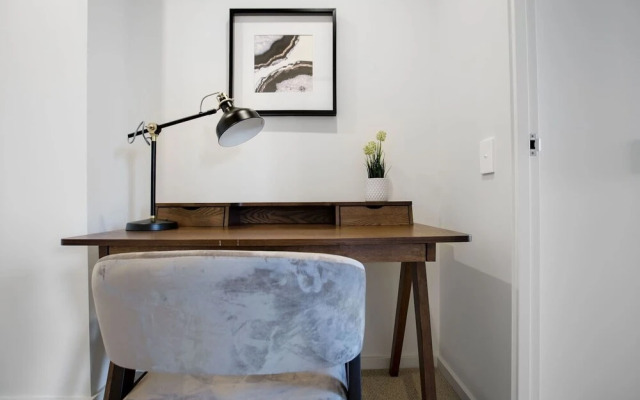 Designer 2BR With Carpark Monash Uni@caulfield