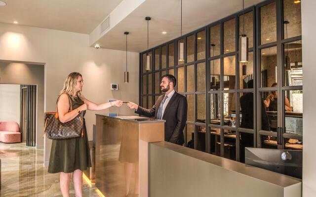 Hotel 77 Seventy-Seven