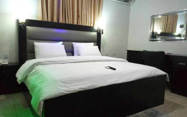 Somerset Suites