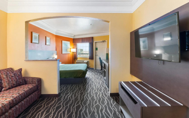 Quality Inn & Suites Galveston - Beachfront