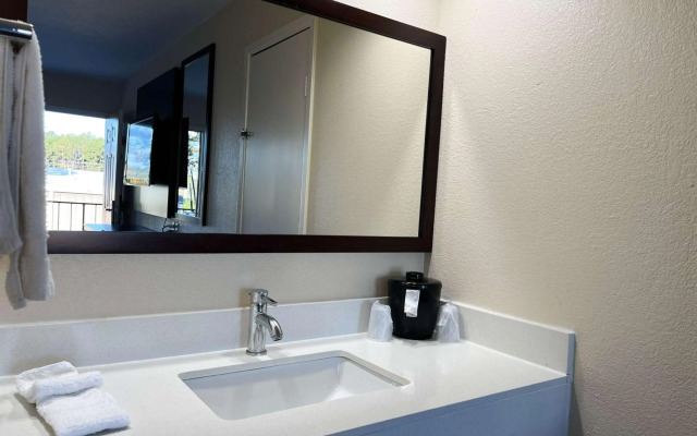 Motel 6 Hattiesburg, MS