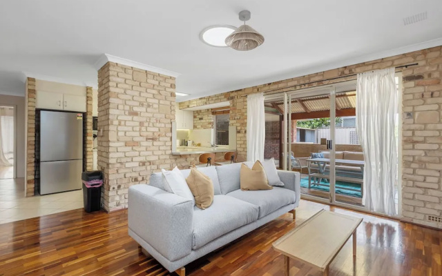 Rest Ease A Sepal Stay – Guest Rooms – Perth