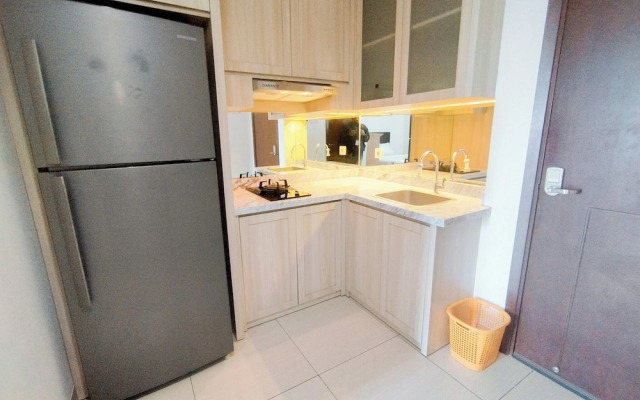 Spacious Studio Room At Grand Sungkono Lagoon Apartment