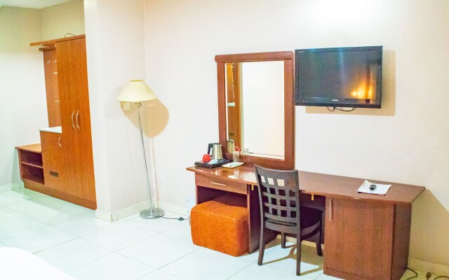 Denis Hotel